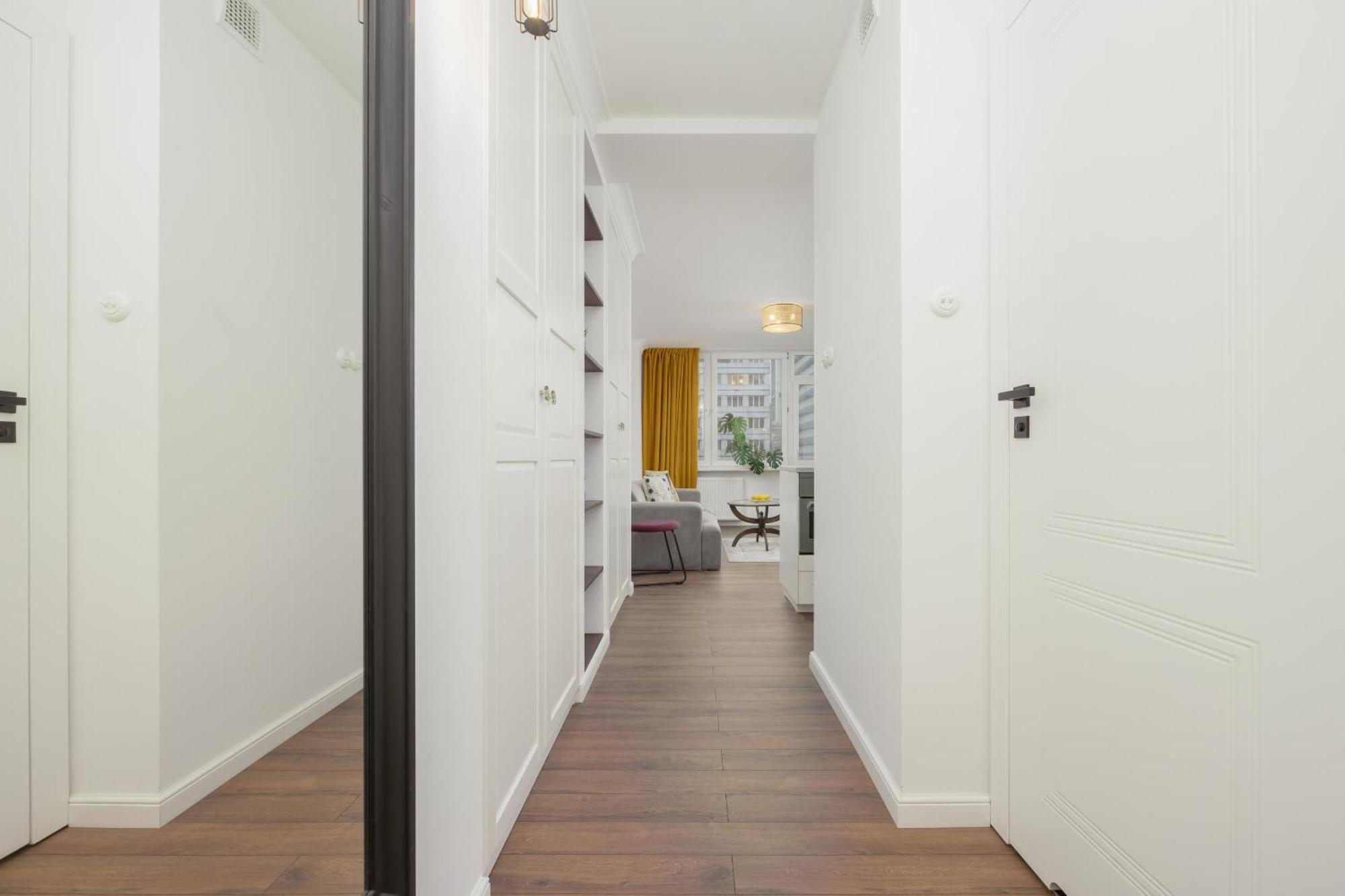Marszalkowska Stylish Apartment With Balcony Warsaw Center By Noclegi Renters Экстерьер фото